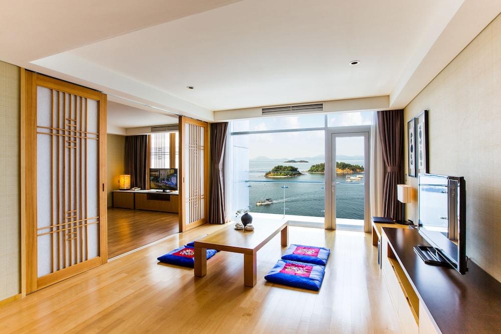Hidden Bay Hotel Йосу Экстерьер фото