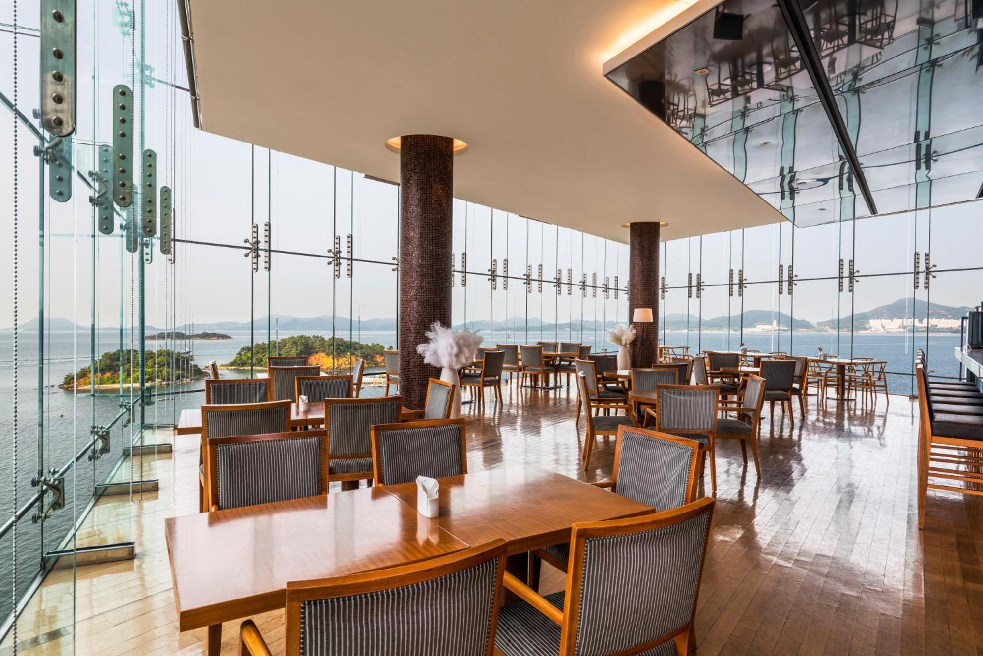 Hidden Bay Hotel Йосу Экстерьер фото