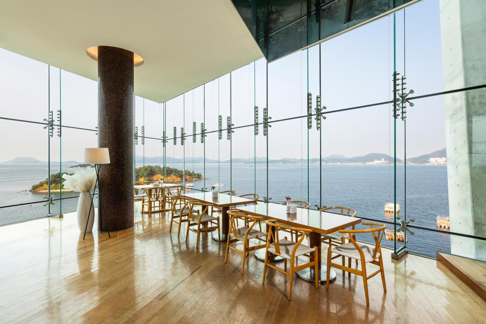 Hidden Bay Hotel Йосу Экстерьер фото