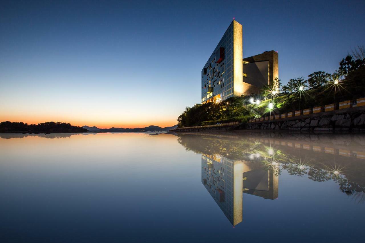 Hidden Bay Hotel Йосу Экстерьер фото